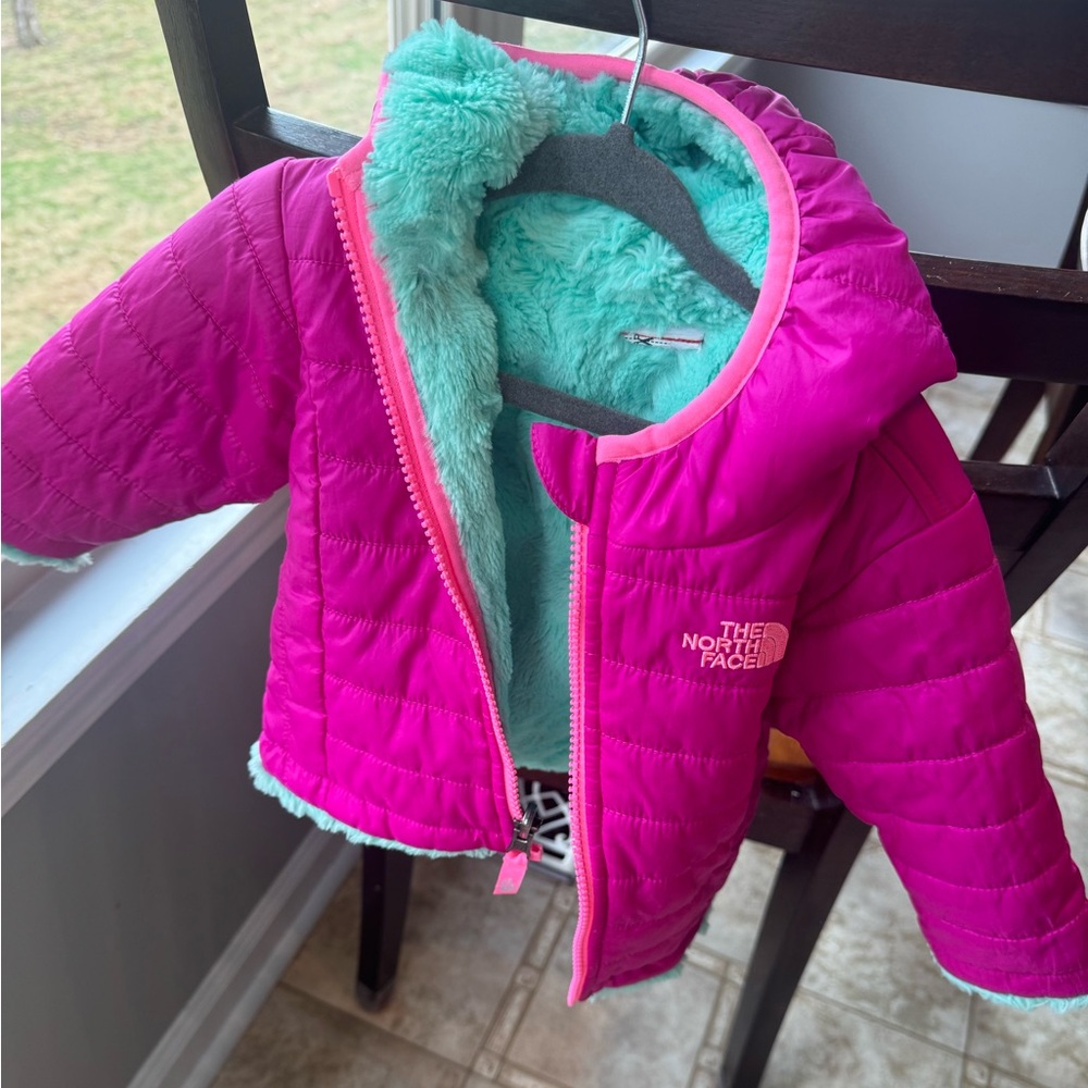 The North Face
Pink and teal puffer reversible 9-12 months Girls winter coat